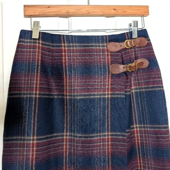 Talbots 100% Wool Plaid Wrap Skirt With Leather Buckle Accents 8 Petites - Picture 2 of 5